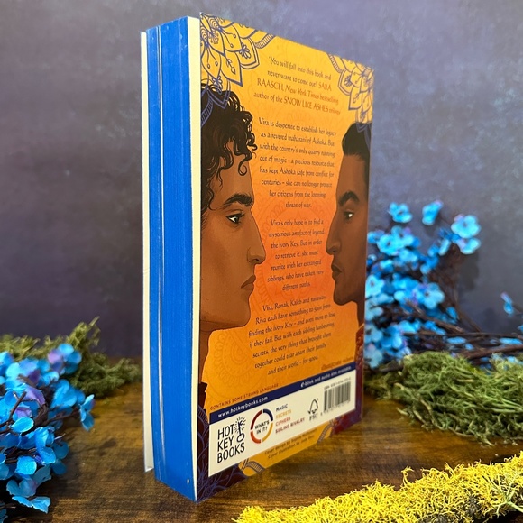 Illumicrate Exclusive The Ivory Key by Akshaya Raman - Picture 4 of 6